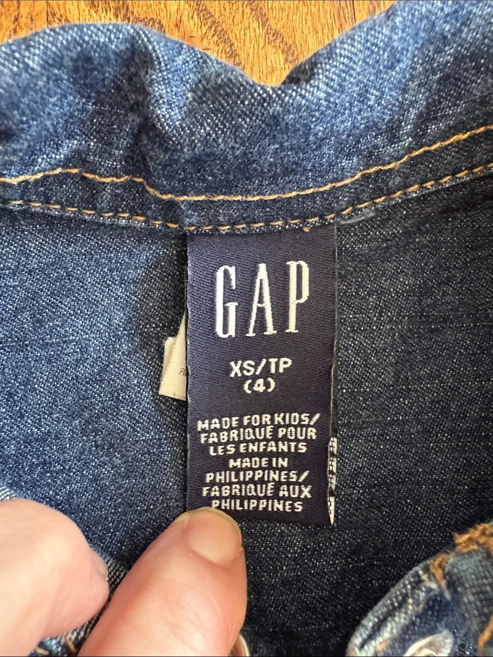 GAP girls’ dark denim Y2K denim button down dress, size 4. Like new condition